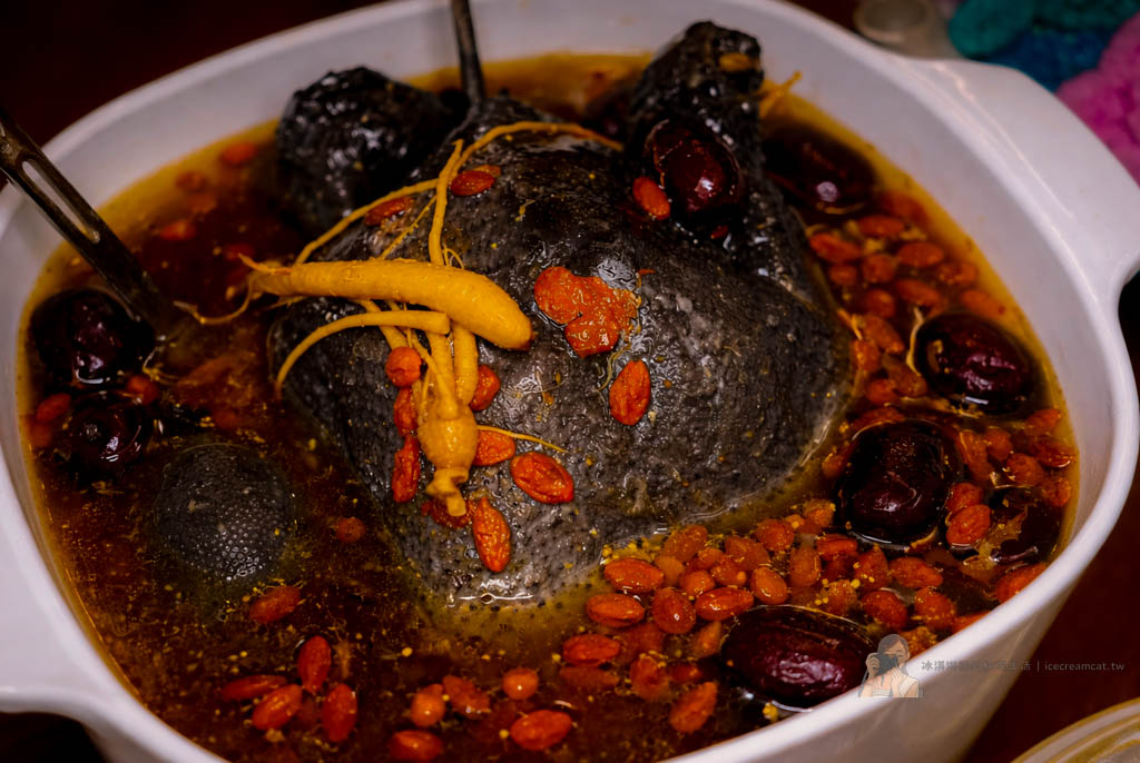 【2026宅配年菜】鬍鬚張年菜推薦，馬躍迎新富滿堂九道年菜組開箱評價菜單價格 @冰淇淋貓的軟爛生活