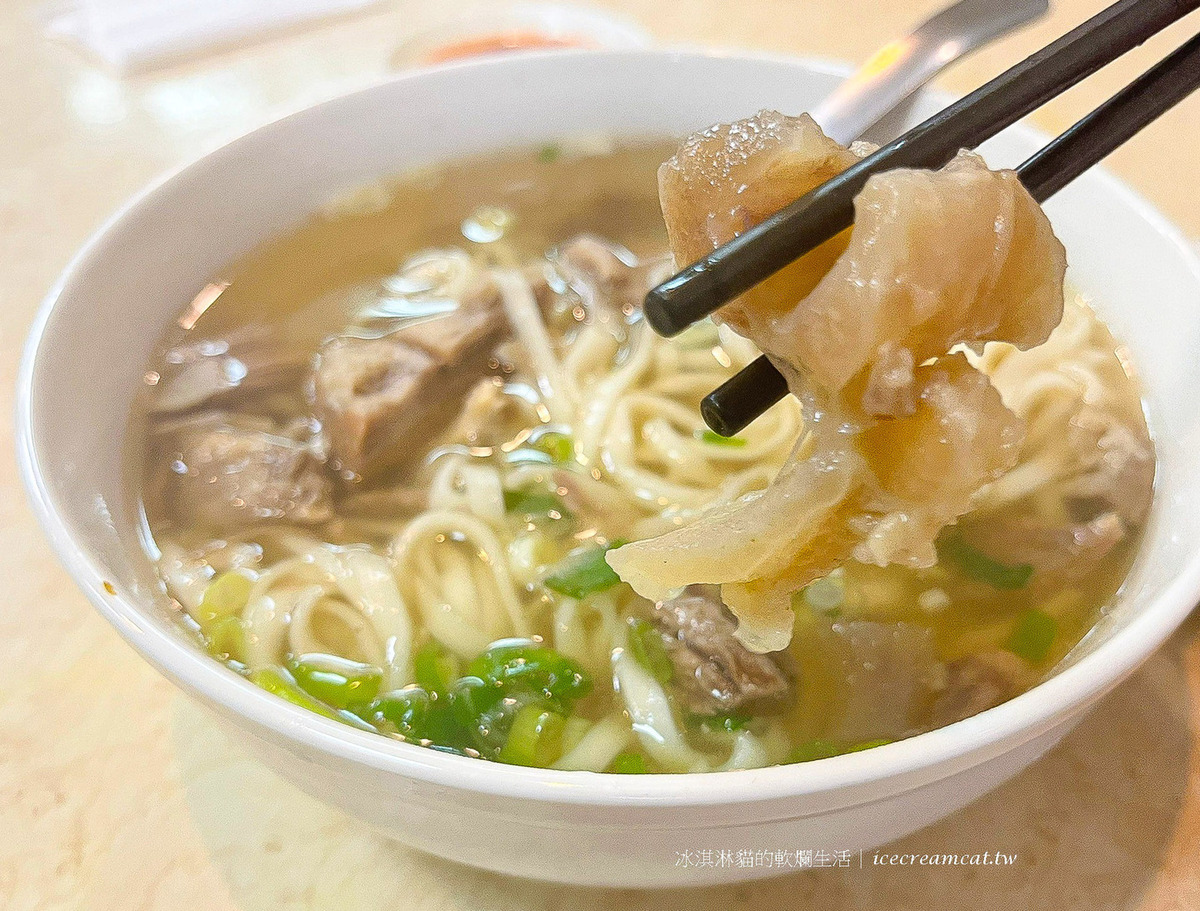 金春發牛肉店│百年老店牛肉麵～連郭台銘也愛吃的平價美食(菜單) @冰淇淋貓的軟爛生活