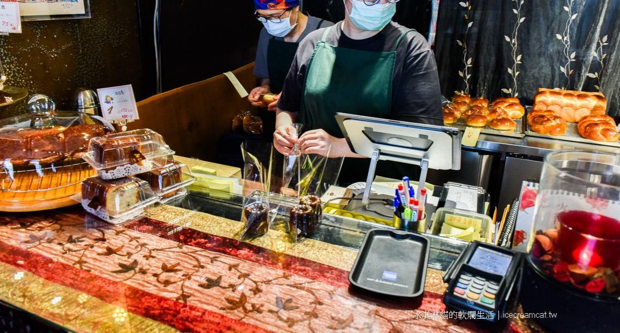 西門町美食｜麵包廚房老字號麵包店，手作烘焙芋泥蛋糕必買 Artisan Bakery @冰淇淋貓的軟爛生活