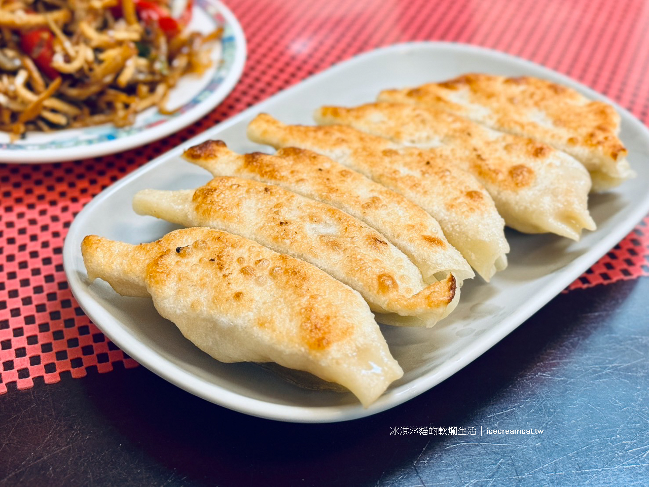 中山美食｜川畝園麵食館米其林指南推薦(共8道菜)，9月份會搬遷至台北市承德路二段120號1樓