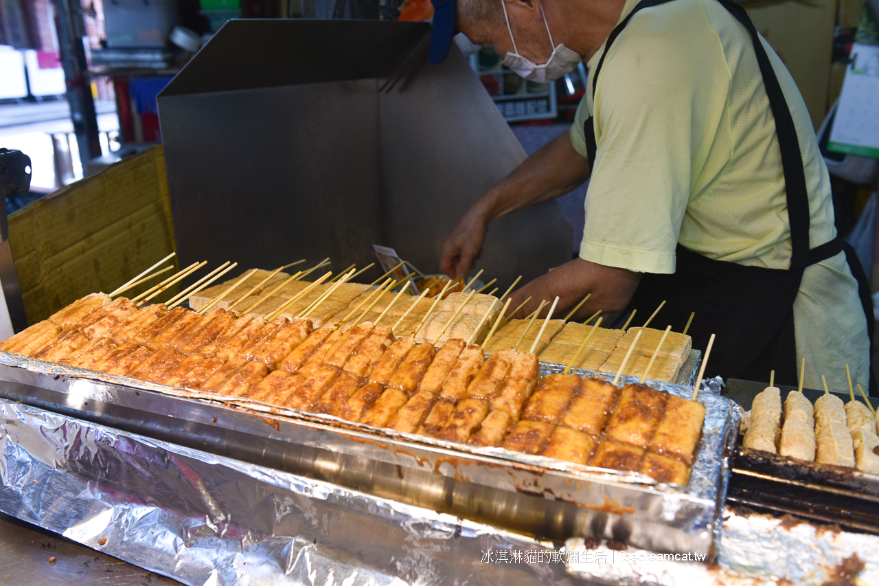 深坑美食｜大樹下串燒臭豆腐全素六種口味，一咬爆汁銅板價(菜單) @冰淇淋貓的軟爛生活