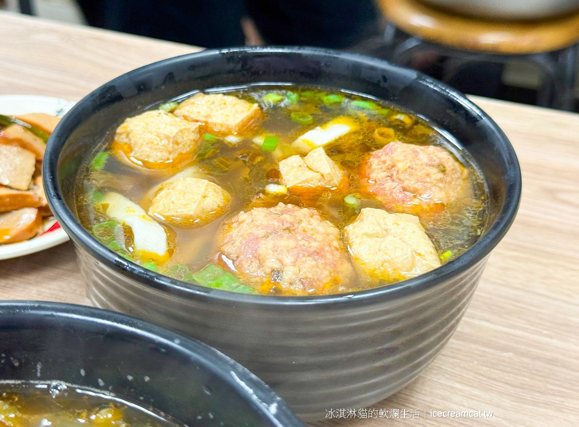 西門美食｜張記鍋貼牛肉麵水餃中山堂附近小吃，好吃到日本還開２間分店(菜單) @冰淇淋貓的軟爛生活