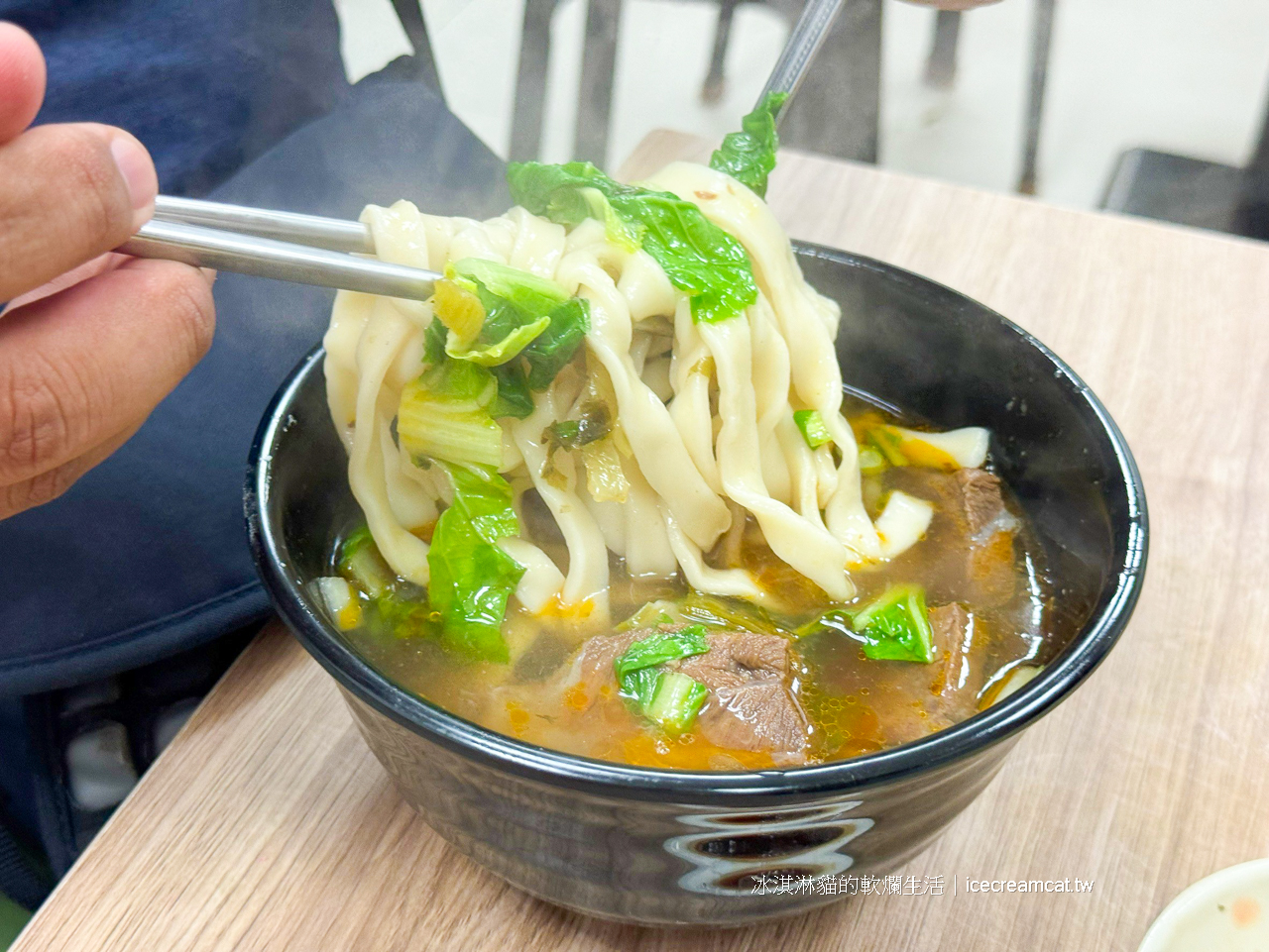 西門美食｜張記鍋貼牛肉麵水餃中山堂附近小吃，好吃到日本還開２間分店(菜單) @冰淇淋貓的軟爛生活