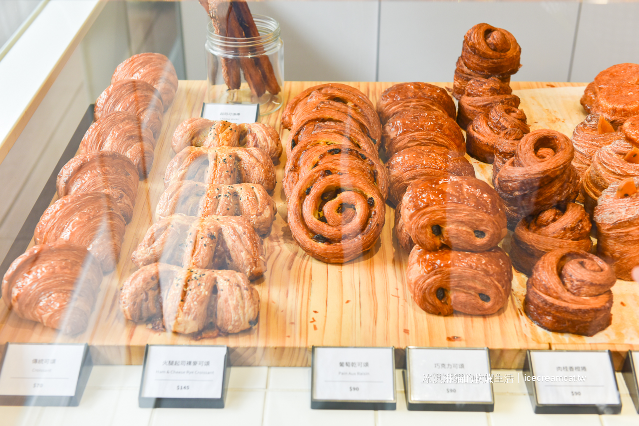 Purebread Bakery｜國父紀念館站附近麵包甜點店，不少網友將它封為台北前三的歐式麵包店 @冰淇淋貓的軟爛生活