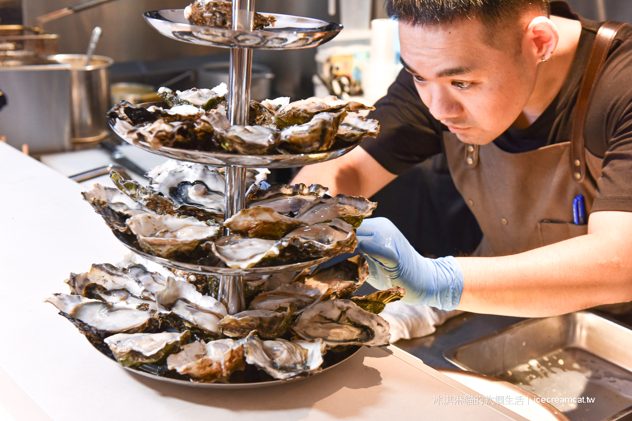 忠孝復興站 | She’ll Oyster bar 敘台北東區生蠔吧約會續攤好去處！必點日本生蠔塔與法國空運吉拉朵生蠔 @冰淇淋貓的軟爛生活