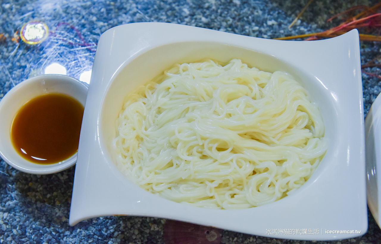 永晉藥膳坊｜三重國小附近美食隱身在中藥行裡的養生藥膳餐廳，煲仔飯也很優秀 @冰淇淋貓的軟爛生活