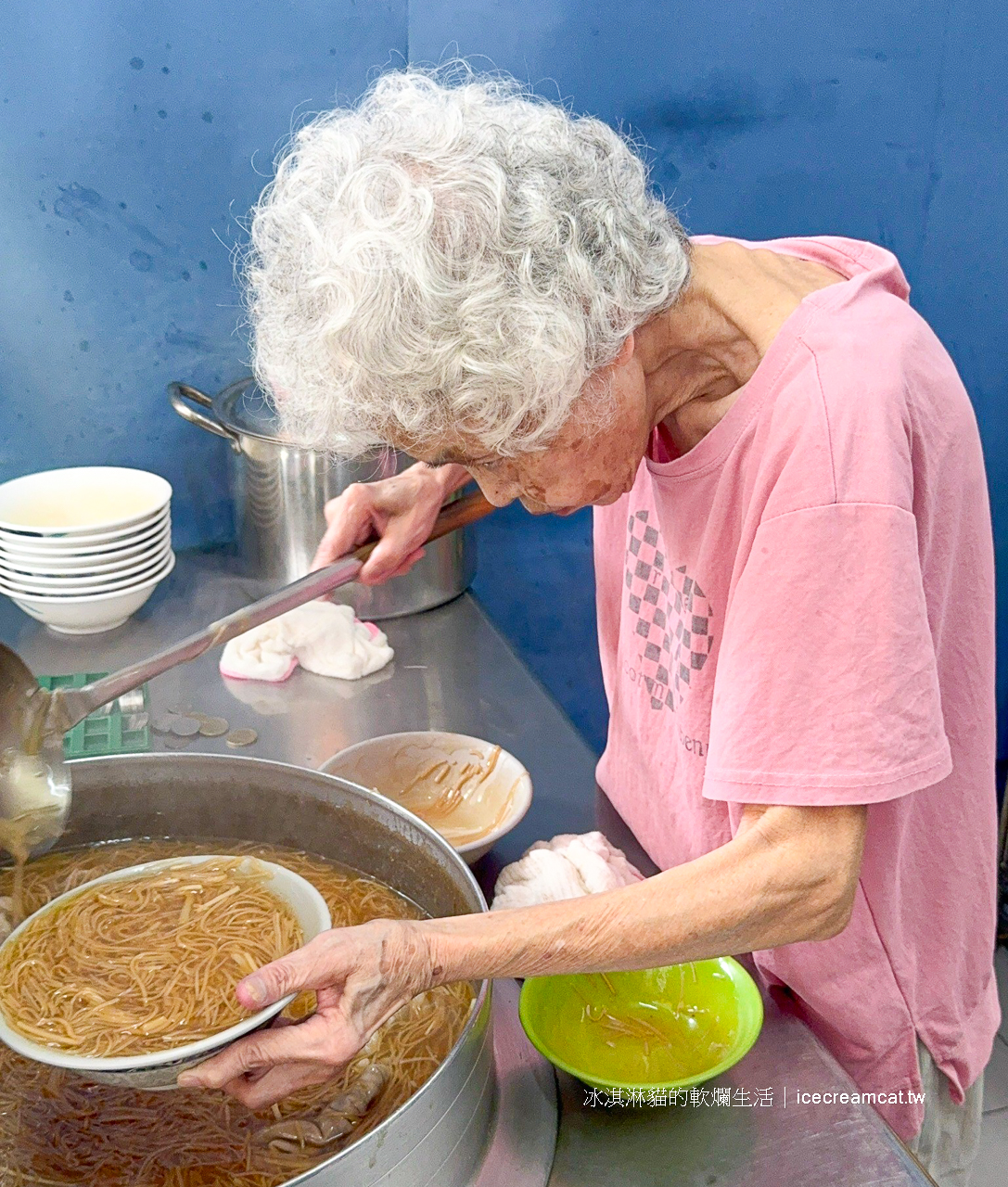 三重美食｜阿桑大腸麵線三重國小附近龍濱路阿婆開的大腸麵線加泡菜九層塔很夠味(菜單) @冰淇淋貓的軟爛生活