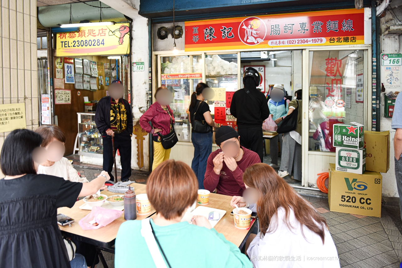 大稻埕美食｜蔡迪化街古早味蚵嗲，永樂市場旁好吃古早味蚵嗲，現點現炸脆皮台北蚵嗲推薦(搬家後) @冰淇淋貓的軟爛生活