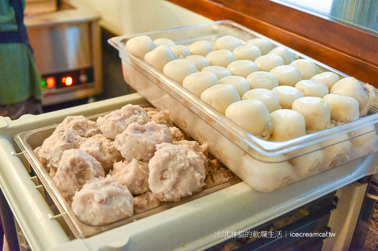 龍山寺美食｜萬華蘇家肉圓油粿，台北芋粿肉圓推薦銅板美食在地70年小吃(菜單)全台唯一黑醬肉圓 @冰淇淋貓的軟爛生活