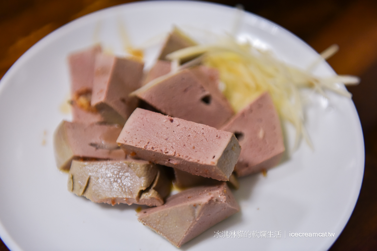 周記肉粥店｜龍山寺剝皮寮附近美食萬華老店，台北超強紅燒肉(菜單)(有影片) @冰淇淋貓的軟爛生活