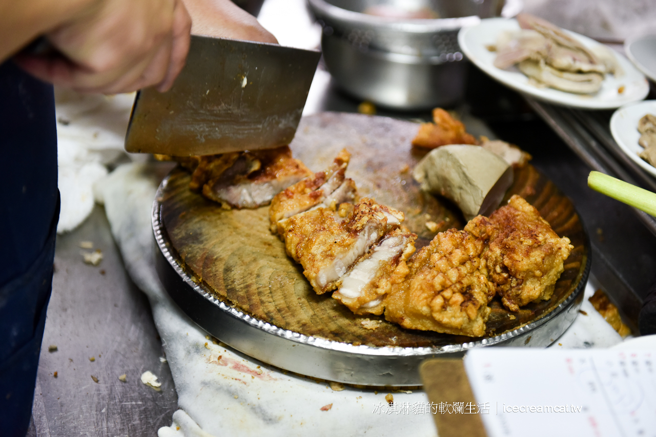 周記肉粥店｜龍山寺剝皮寮附近美食萬華老店，台北超強紅燒肉(菜單)(有影片) @冰淇淋貓的軟爛生活