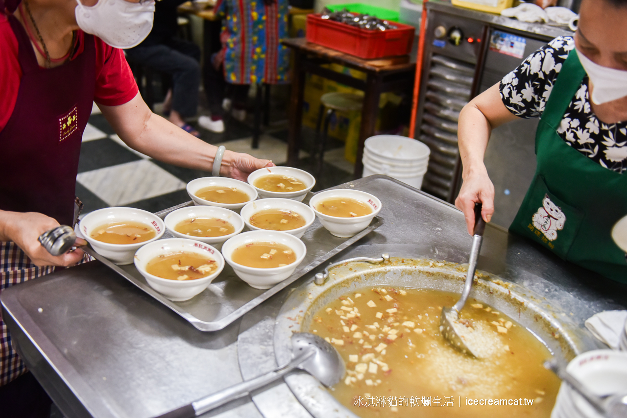 周記肉粥店｜龍山寺剝皮寮附近美食萬華老店，台北超強紅燒肉(菜單)(有影片) @冰淇淋貓的軟爛生活