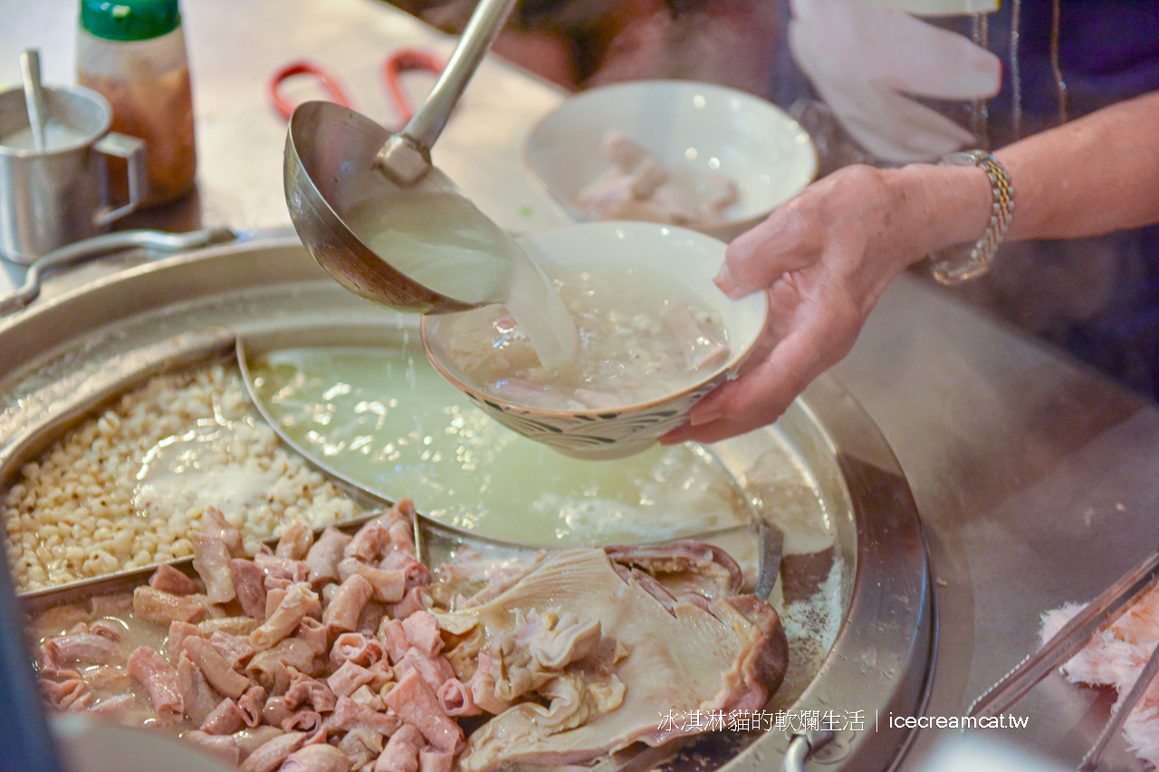 龍山寺美食｜萬華蘇家肉圓油粿(蘇來傳)(菜單)，台北芋粿肉圓推薦銅板美食在地70年小吃，全台唯一黑醬肉圓 @冰淇淋貓的軟爛生活