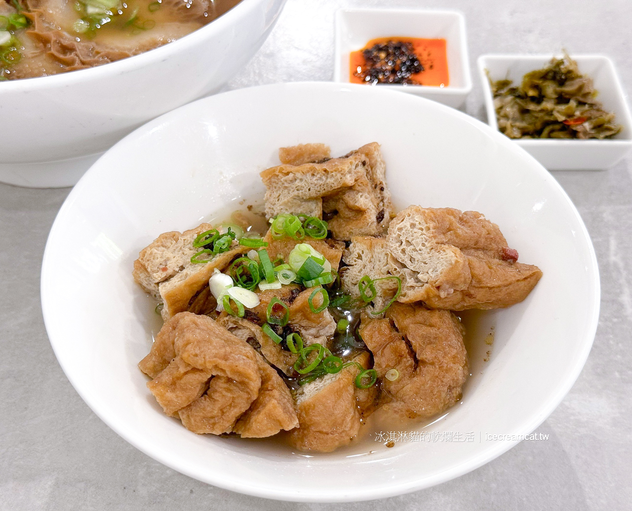 天母美食｜天東86牛肉麵台北牛肉麵推薦與菜單，天母運動公園附近美食網友們稱它是牛肉麵界的精品 @冰淇淋貓的軟爛生活