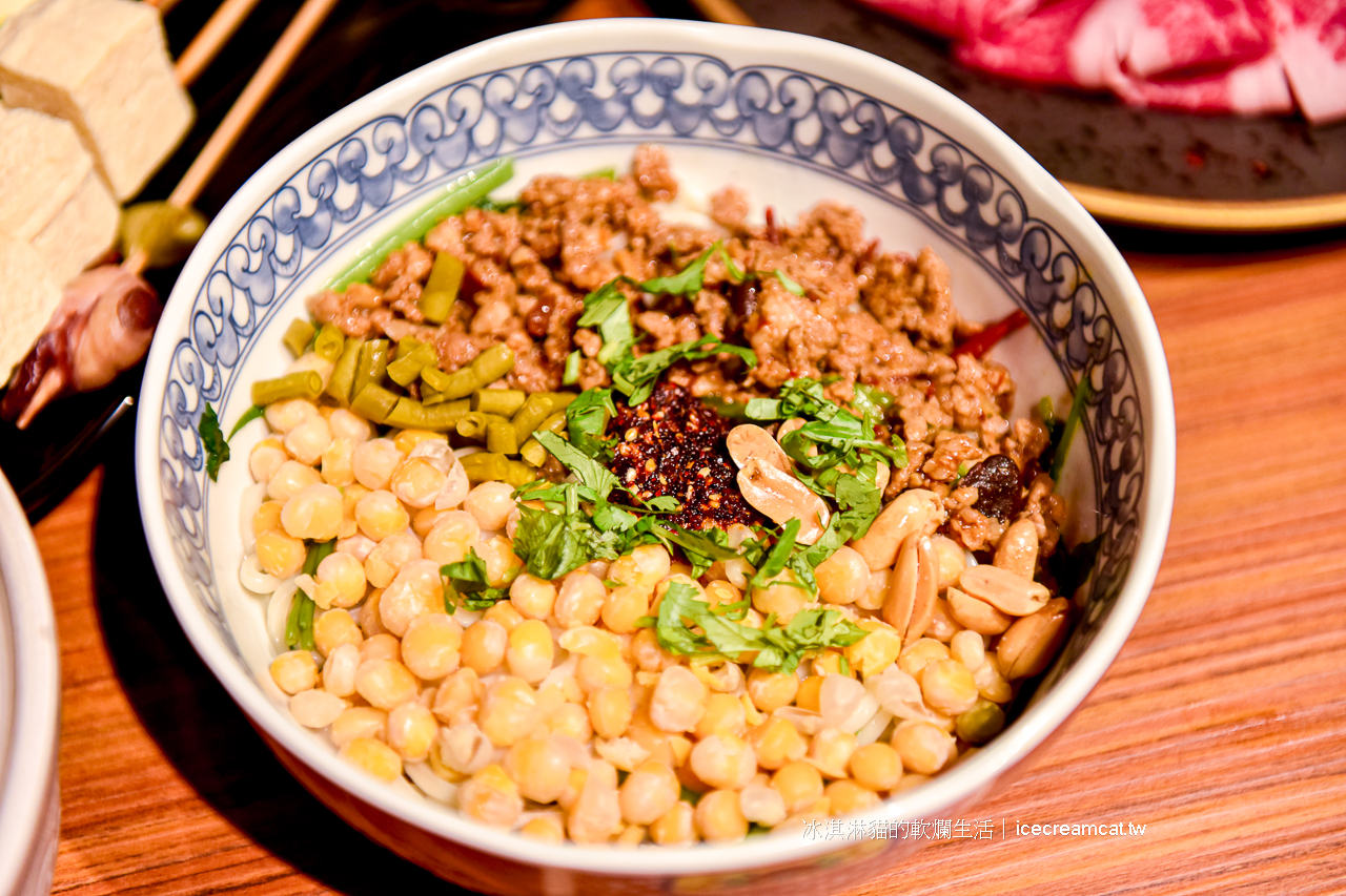 西門町美食｜ABV串串啤酒館宵夜餐廳/麻辣串串/重慶火鍋/賓士鍋(菜單) @冰淇淋貓的軟爛生活