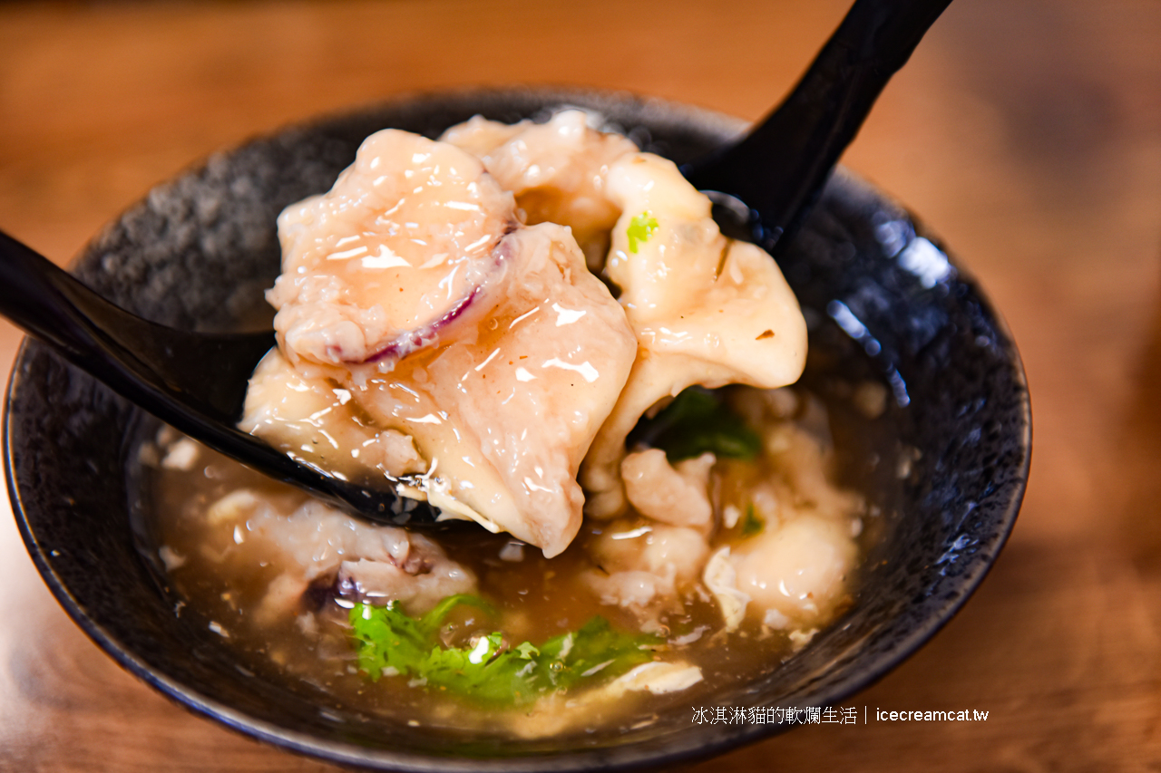 龍山寺美食｜金好吃純正花枝羹搬家後在萬華廣州街116號，近60年的台北花枝羹專賣店 @冰淇淋貓的軟爛生活