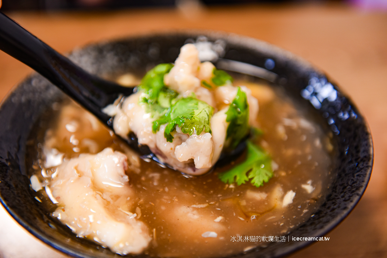 龍山寺美食｜金好吃純正花枝羹搬家後在萬華廣州街116號，近60年的台北花枝羹專賣店 @冰淇淋貓的軟爛生活