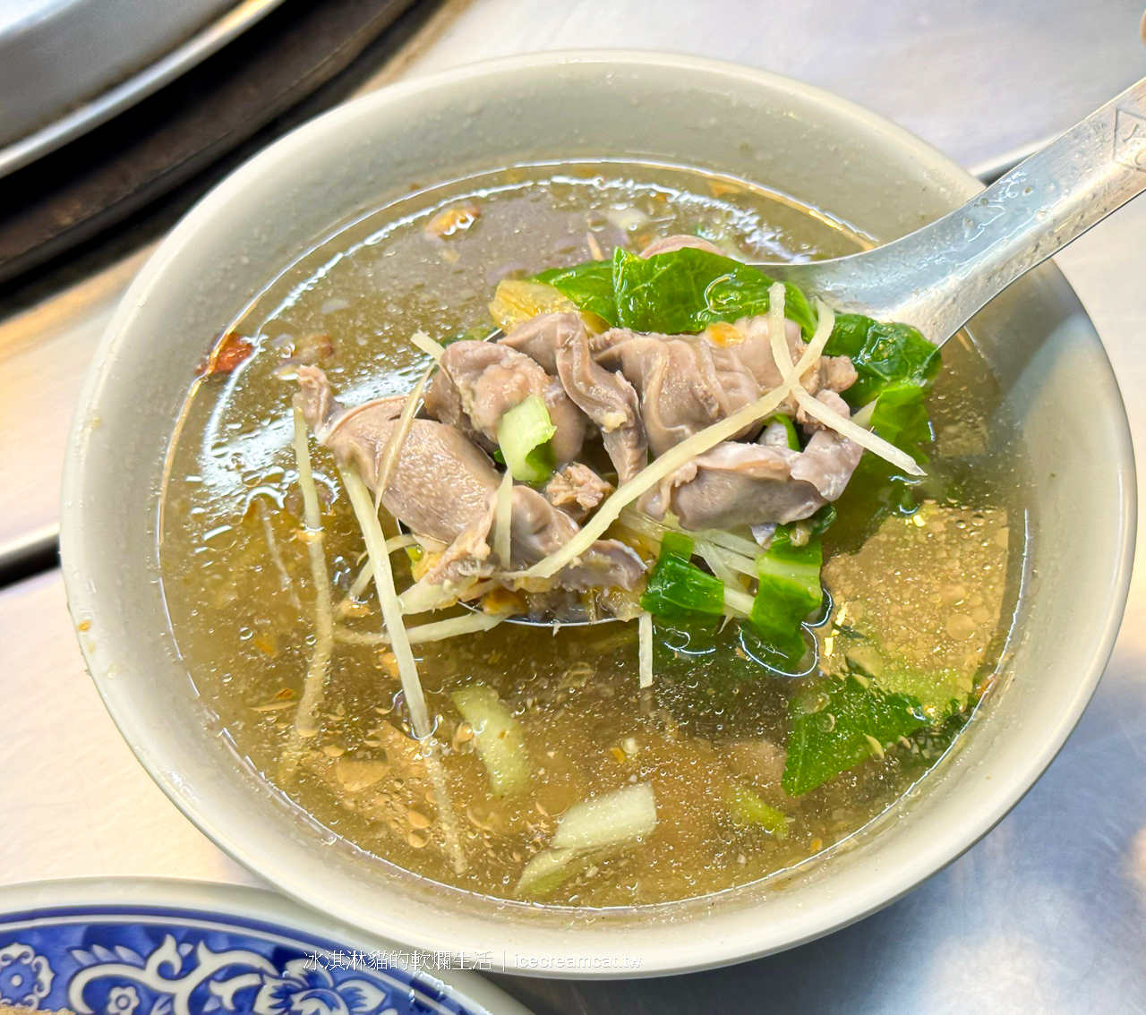 瑞芳美食｜瑞芳美食廣場推薦必吃懶人包，半屏山和不厭亭看芒草吹風後的好去處 @冰淇淋貓的軟爛生活