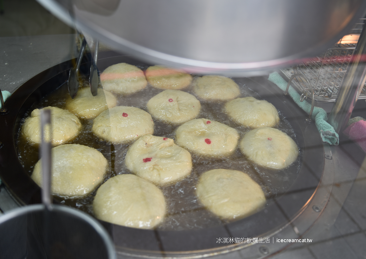 板橋美食｜沈記餡餅陽明街18號餡餅，蘿蔔絲餅/紅豆餡餅/蔥肉餡餅/甜甜圈 @冰淇淋貓的軟爛生活