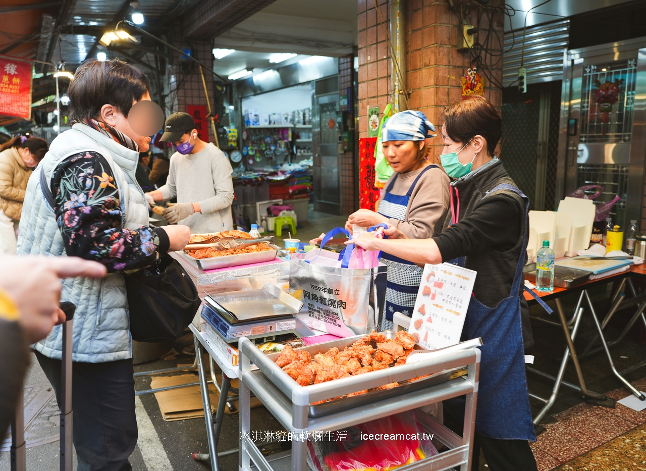 大稻埕美食｜阿角紅燒肉劉美麗大橋頭市場美食，被冠以台北最強紅燒肉的封號！ @冰淇淋貓的軟爛生活