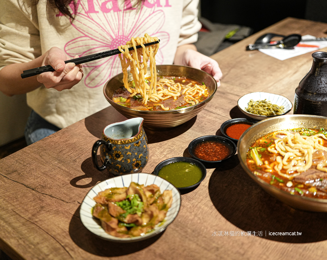 基隆美食｜古月香熬粹牛肉麵基隆牛肉麵推薦(菜單)，許多饕客會從外地過來 @冰淇淋貓的軟爛生活