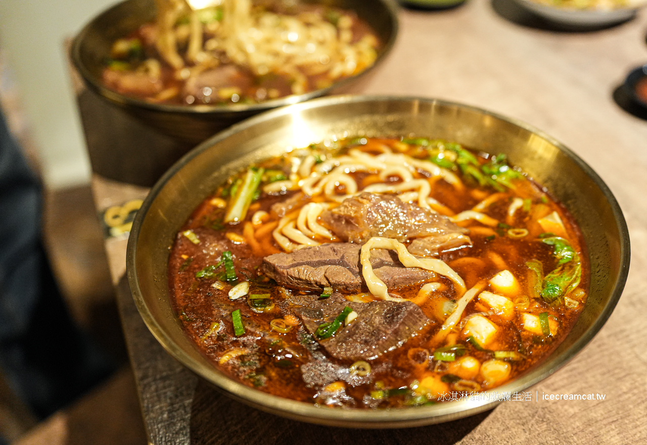 基隆美食｜古月香熬粹牛肉麵基隆牛肉麵推薦(菜單)，許多饕客會從外地過來 @冰淇淋貓的軟爛生活