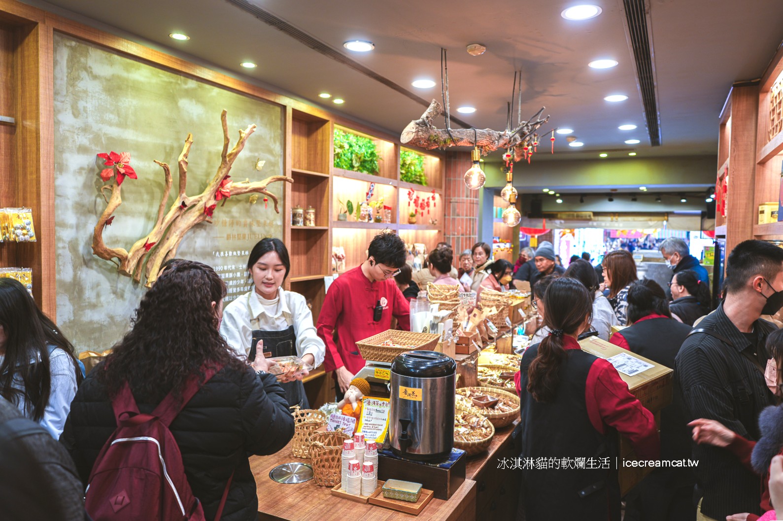 大稻埕美食｜爵林堅果坊迪化街必買現做的杏仁酥及花生酥，台北伴手禮推薦 @冰淇淋貓的軟爛生活