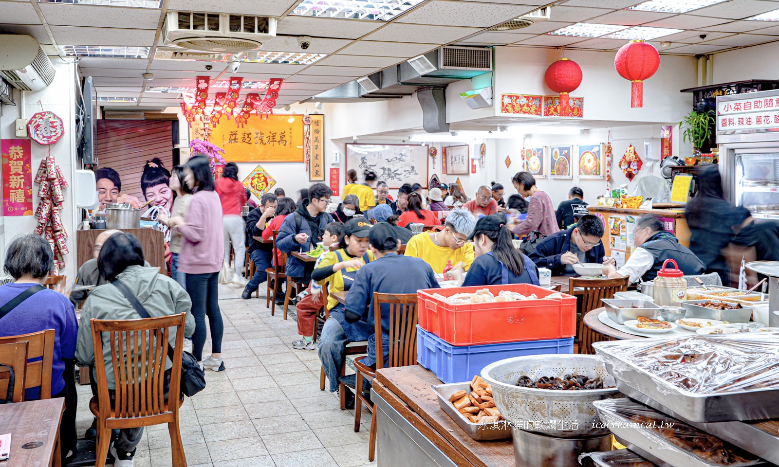 西門町美食｜老山東牛肉麵 米其林必比登推薦，萬年大樓裡的手工切製寬版麵 @冰淇淋貓的軟爛生活