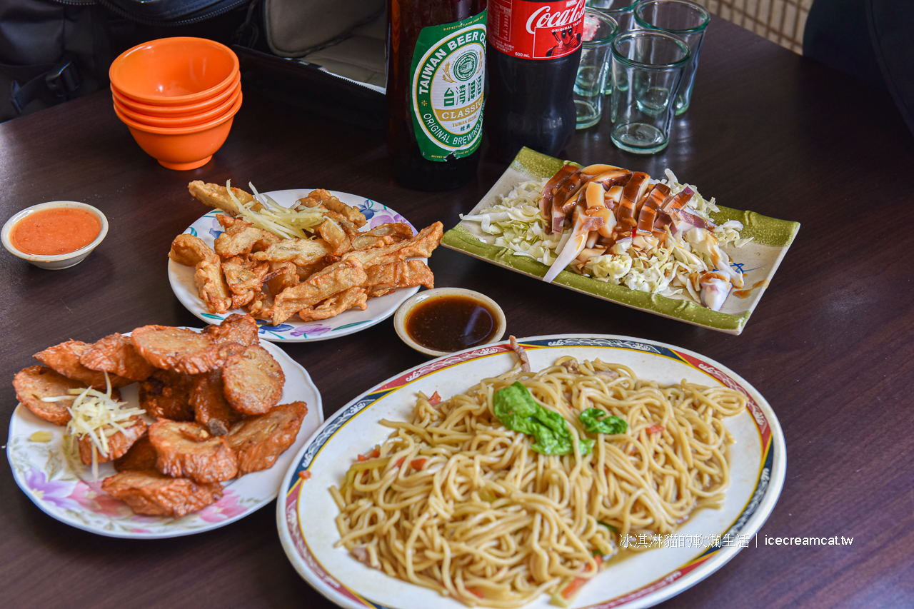 基隆美食｜三姐妹餐飲店基隆宵夜必吃，俗又大碗的人氣海鮮熱炒店(菜單) @冰淇淋貓的軟爛生活