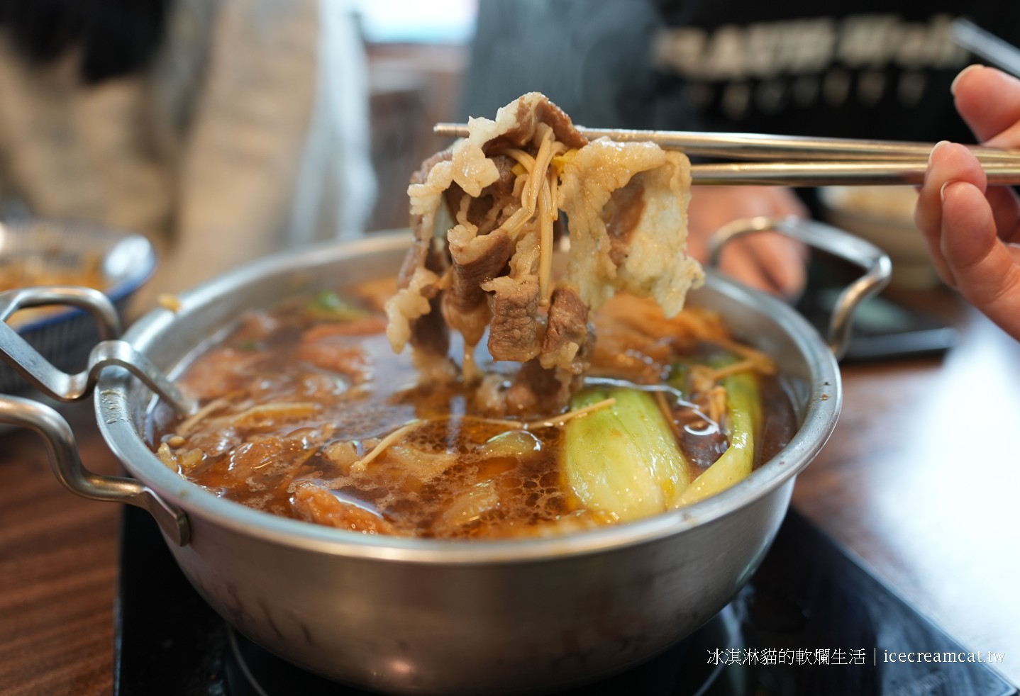 北投美食｜雲鼎阿二麻辣食堂石牌創始店，必點煲類和滷肉飯宵夜也吃的到 @冰淇淋貓的軟爛生活