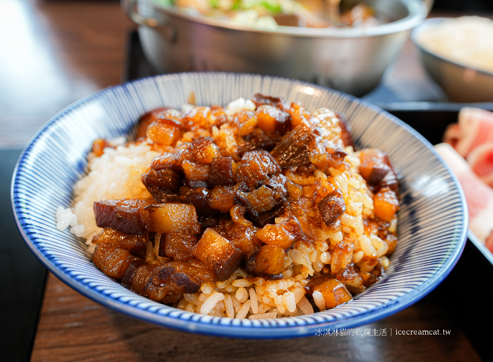 北投美食｜雲鼎阿二麻辣食堂石牌創始店，必點煲類和滷肉飯宵夜也吃的到 @冰淇淋貓的軟爛生活