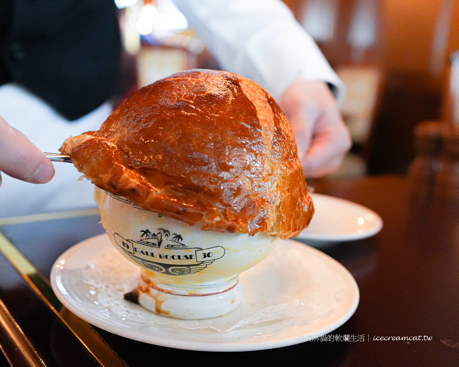 中山國小美食｜巴賽麗廳亞都麗緻飯店台北法式約會餐廳推薦 La Brasserie羅西尼牛排與法式舒芙蕾 @冰淇淋貓的軟爛生活