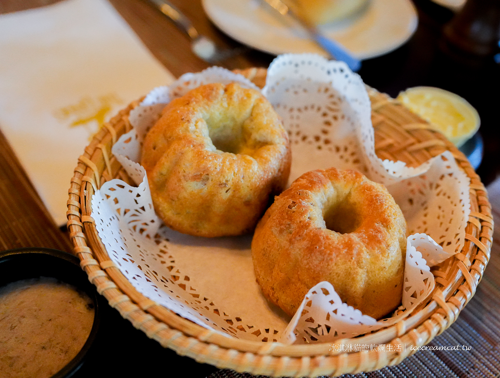 中山國小美食｜巴賽麗廳亞都麗緻飯店台北法式約會餐廳推薦 La Brasserie羅西尼牛排與法式舒芙蕾 @冰淇淋貓的軟爛生活