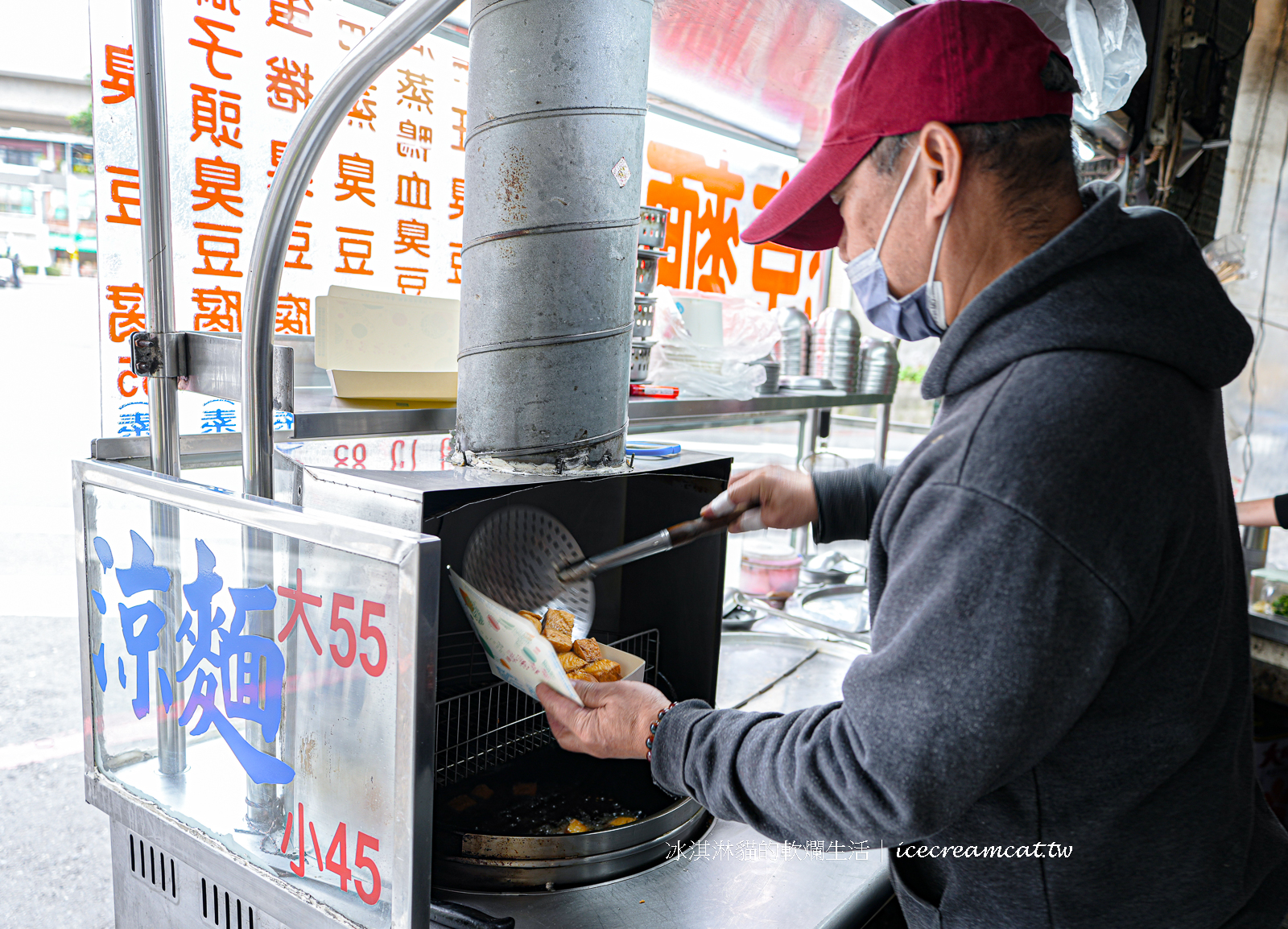 石牌美食｜西安街涼麵臭豆腐北投小吃，必點蛋捲和獅子頭臭豆腐(素食可) @冰淇淋貓的軟爛生活