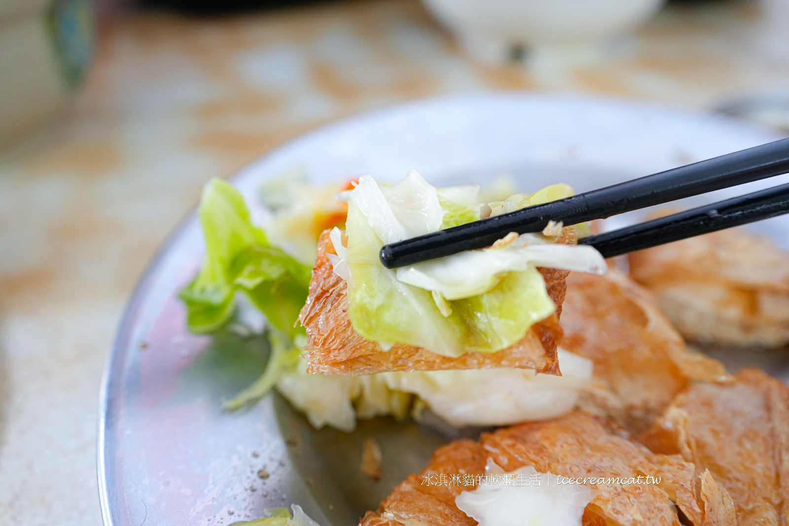 石牌美食｜西安街涼麵臭豆腐北投小吃，必點蛋捲和獅子頭臭豆腐(素食可) @冰淇淋貓的軟爛生活