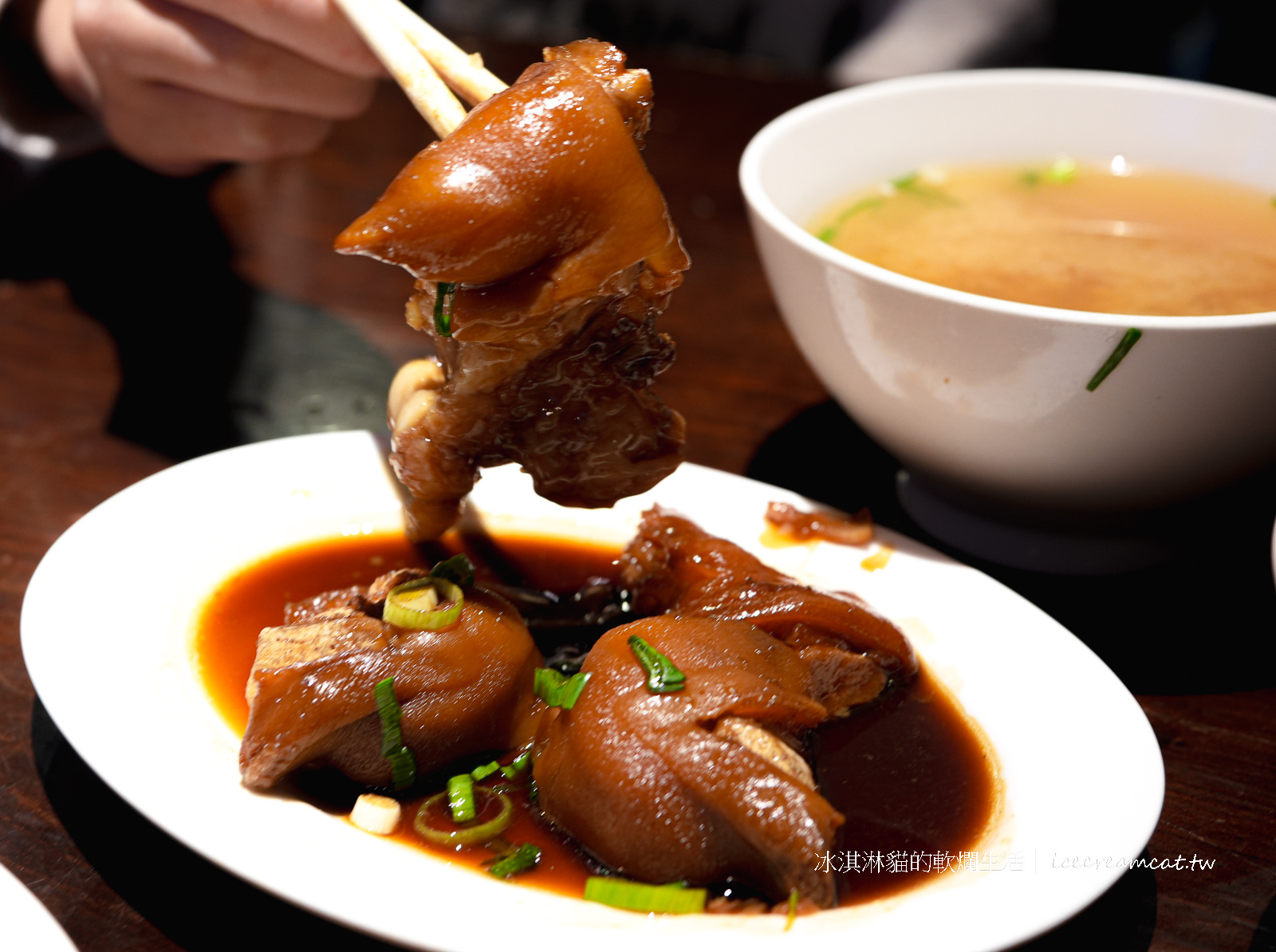 松江南京美食｜富霸王豬腳是NVIDIA執行長黃仁勳的愛店，菜單推薦滷肉飯 @冰淇淋貓的軟爛生活