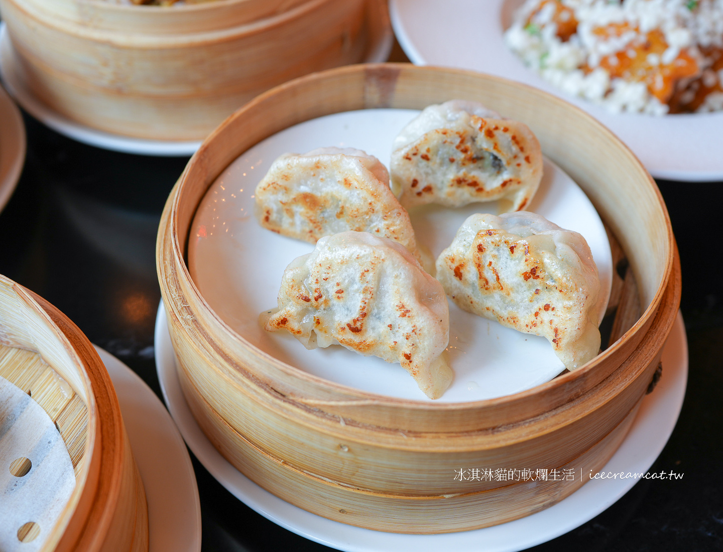 首爾美食｜黑白大廚甜蜜蜜韓國餐廳必吃麻辣奶油蝦，港式甜點女王鄭智善 @冰淇淋貓的軟爛生活