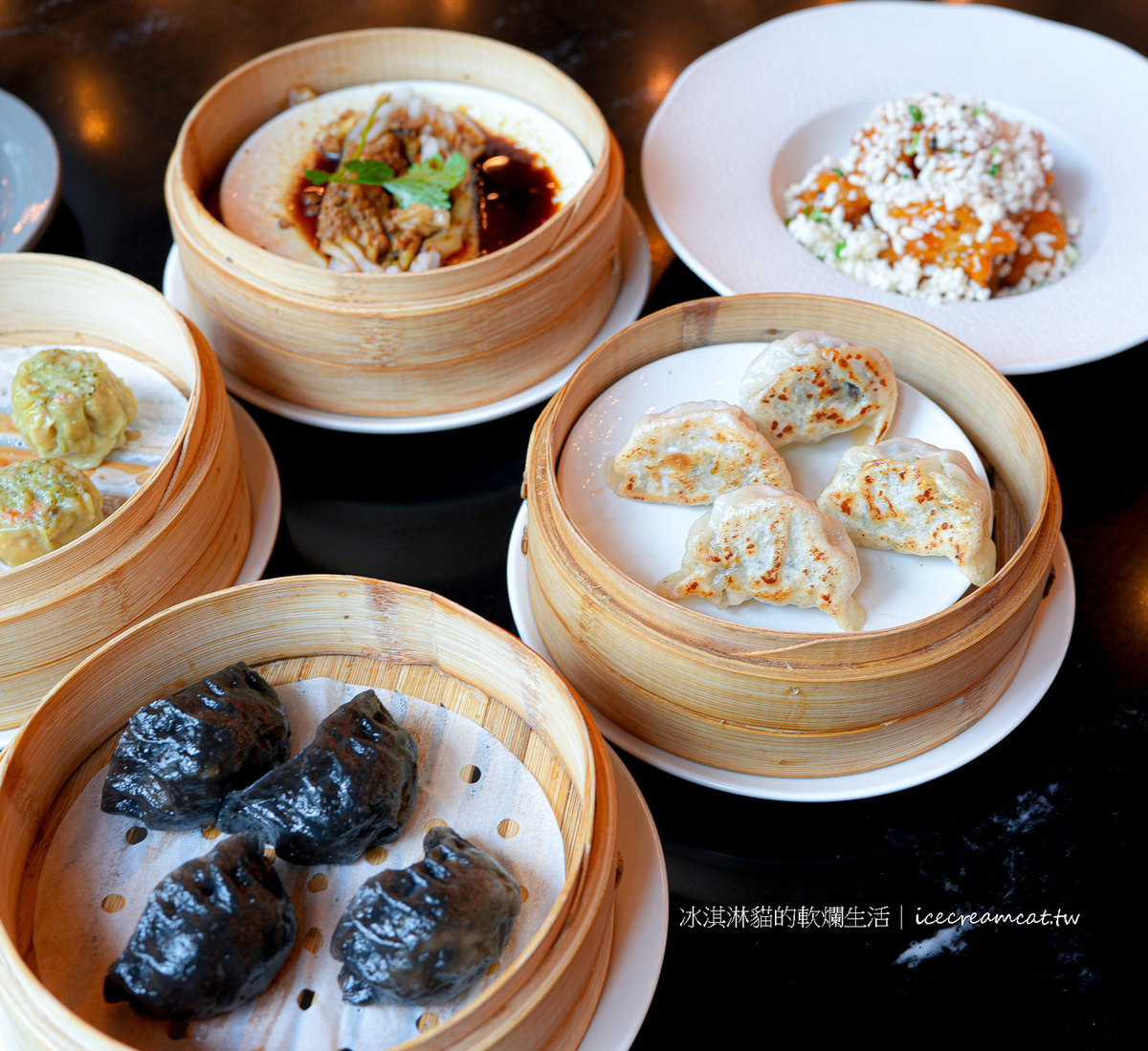 首爾美食｜黑白大廚甜蜜蜜韓國餐廳必吃麻辣奶油蝦，港式甜點女王鄭智善 @冰淇淋貓的軟爛生活