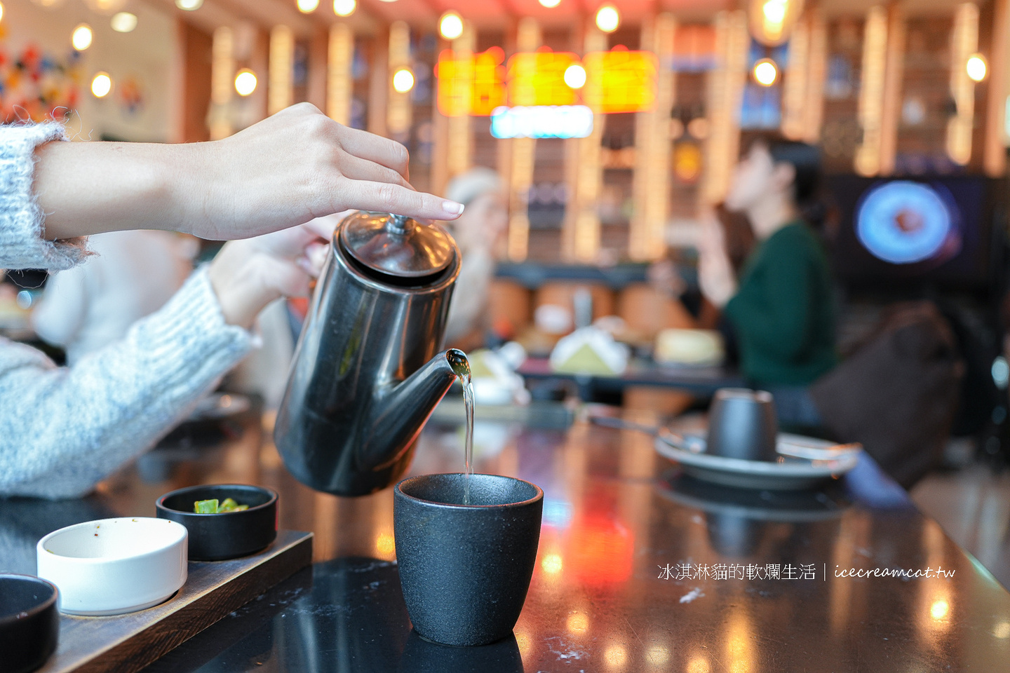 首爾美食｜黑白大廚甜蜜蜜韓國餐廳必吃麻辣奶油蝦，港式甜點女王鄭智善 @冰淇淋貓的軟爛生活