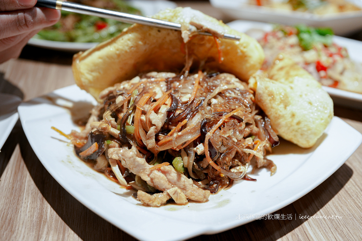 古亭美食｜泰和樓源自山東小館 菜單必點酸菜白肉鍋，中正紀念堂附近美食 @冰淇淋貓的軟爛生活