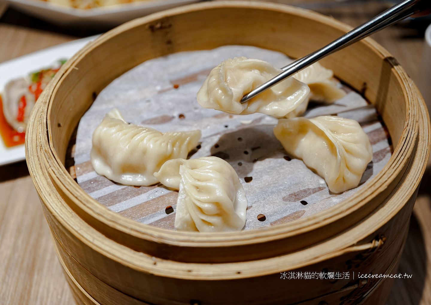 古亭美食｜泰和樓源自山東小館 菜單必點酸菜白肉鍋，中正紀念堂附近美食 @冰淇淋貓的軟爛生活