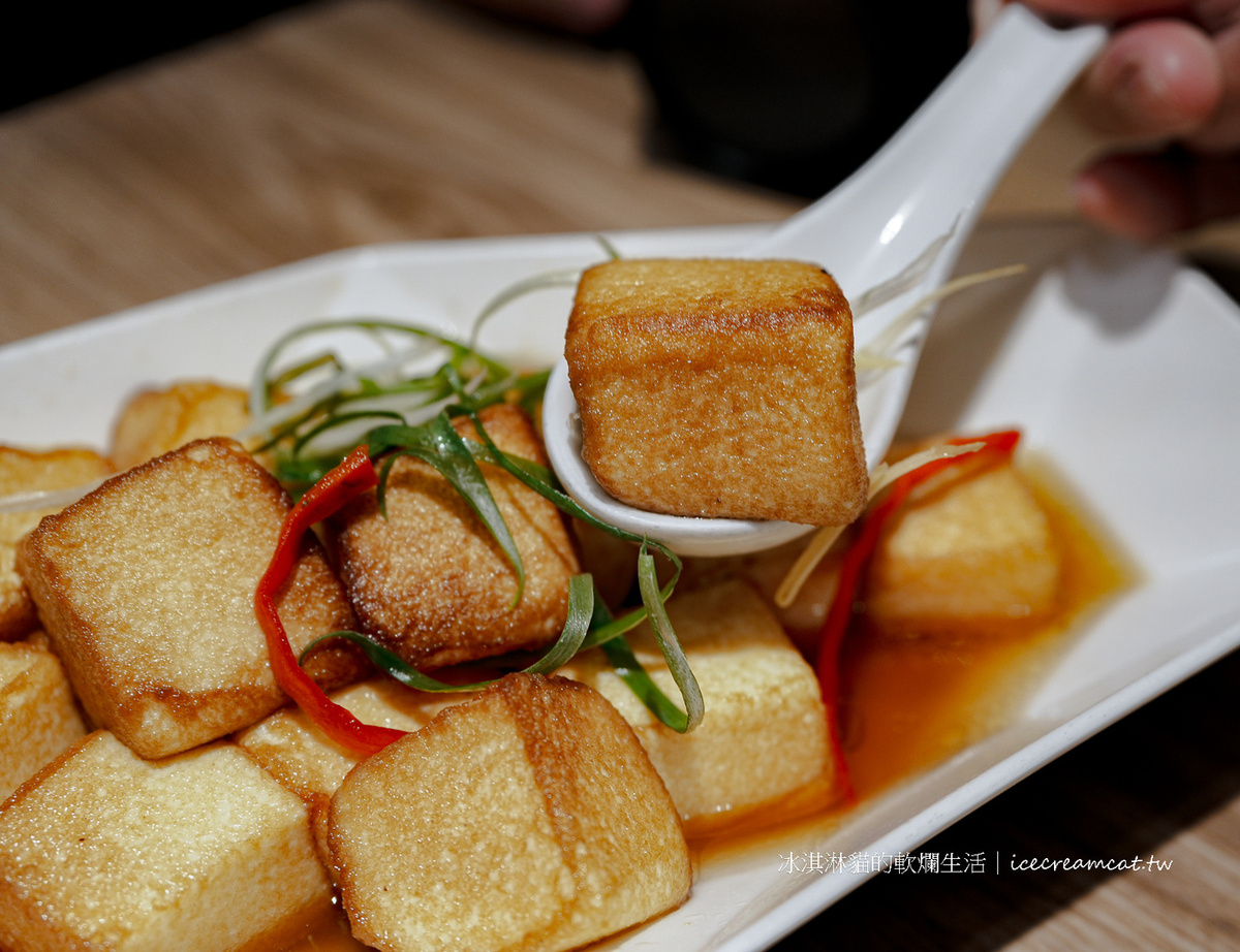 古亭美食｜泰和樓源自山東小館 菜單必點酸菜白肉鍋，中正紀念堂附近美食 @冰淇淋貓的軟爛生活