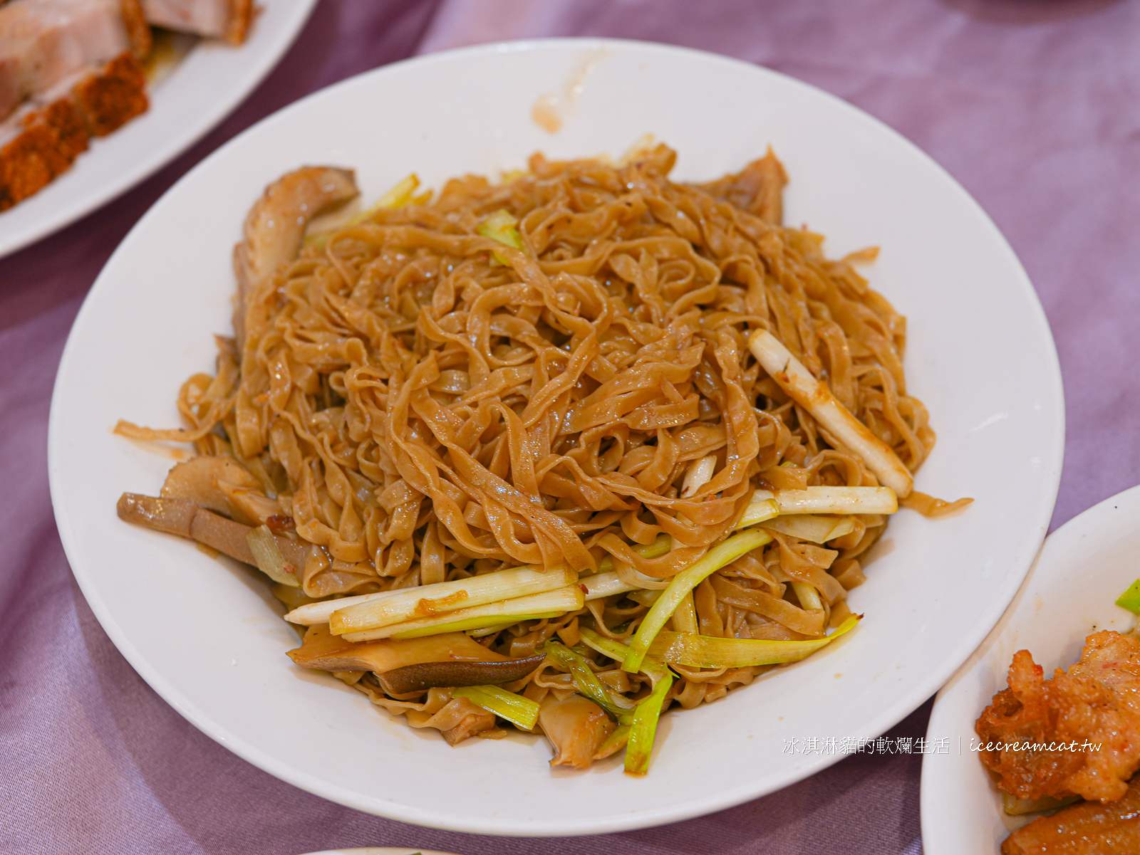 忠孝復興美食｜粵香園必點煲仔飯與港式燒臘，老字號台北港式餐廳推薦 @冰淇淋貓的軟爛生活