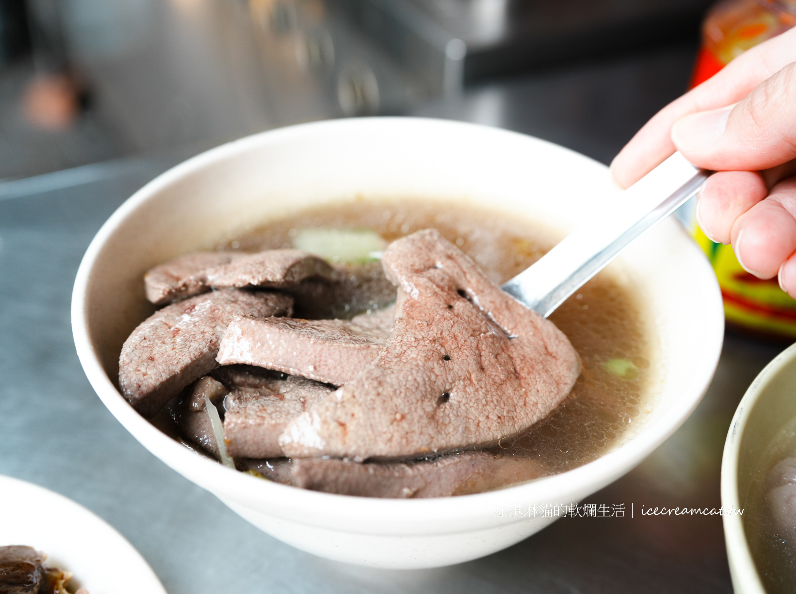 石牌美食｜無名麵攤在石牌捷運旁，菜單必點油蔥乾麵，也是榮總附近美食 @冰淇淋貓的軟爛生活