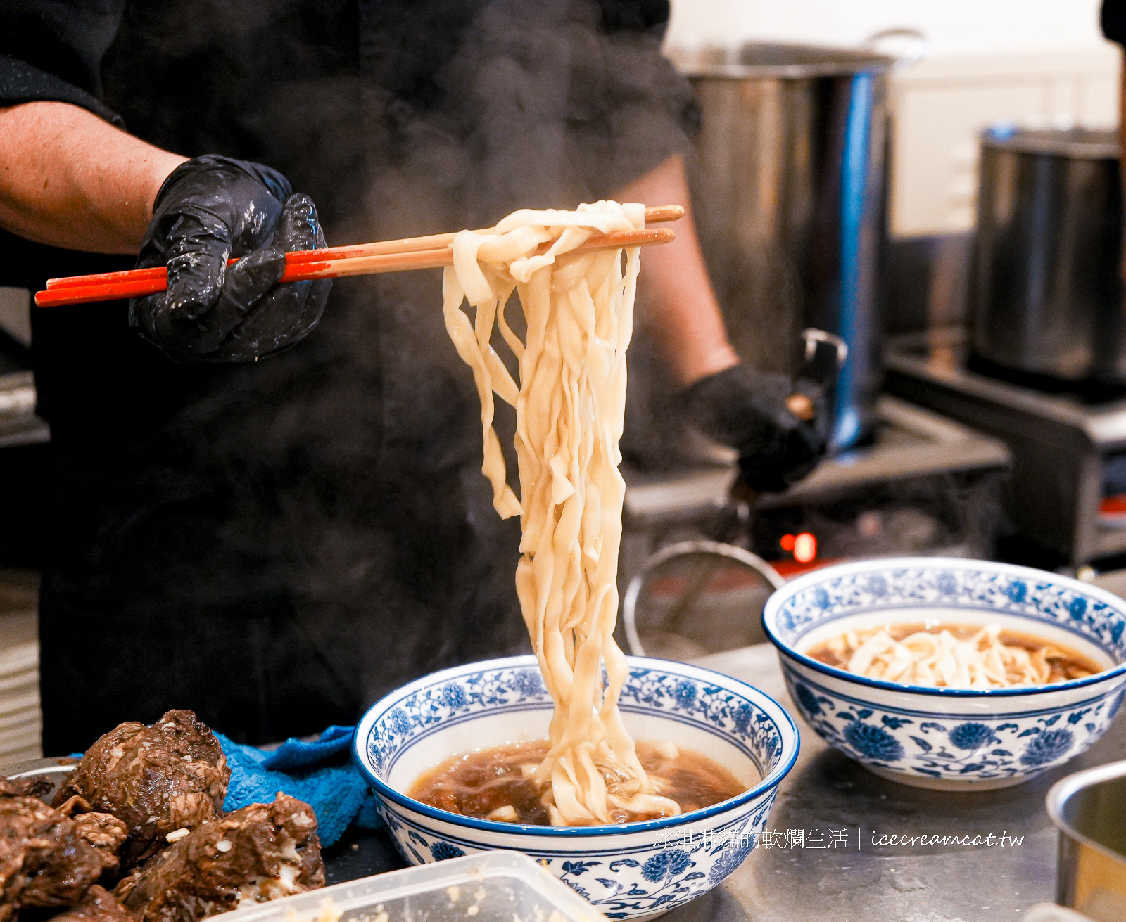 大稻埕美食｜江牛樓日本人開的牛肉麵店菜單必點鴨胸排，入圍米其林必比登 @冰淇淋貓的軟爛生活