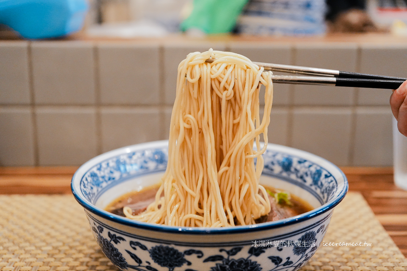 大稻埕美食｜江牛樓日本人開的牛肉麵店菜單必點鴨胸排，入圍米其林必比登 @冰淇淋貓的軟爛生活