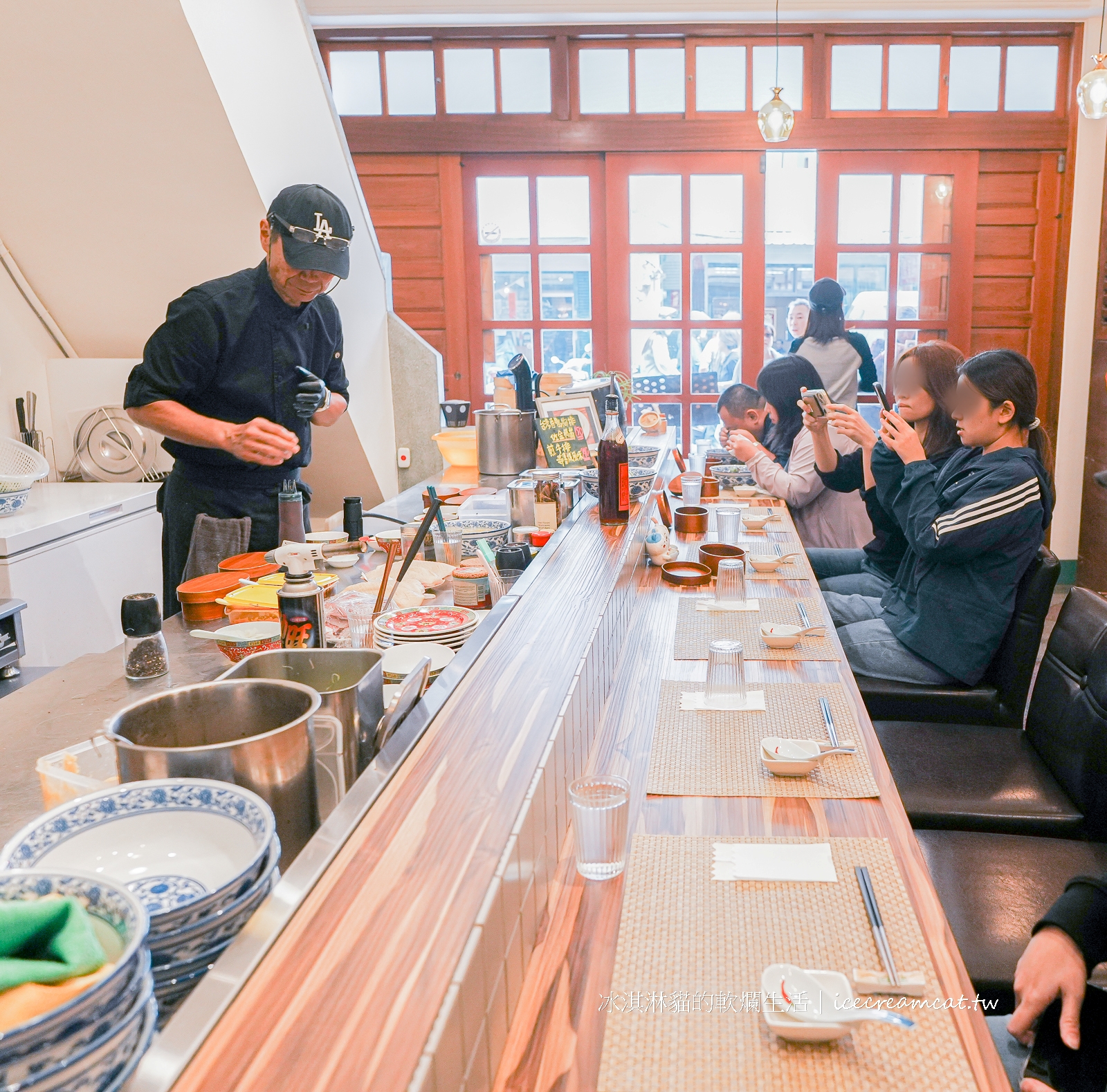 大稻埕美食｜江牛樓日本人開的牛肉麵店菜單必點鴨胸排，入圍米其林必比登 @冰淇淋貓的軟爛生活