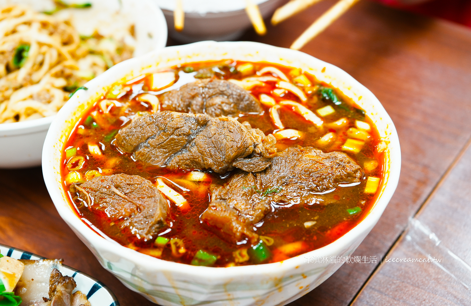 天母美食｜忠誠牛肉麵菜單必點牛肉麵和滷味，台北牛肉麵推薦 @冰淇淋貓的軟爛生活