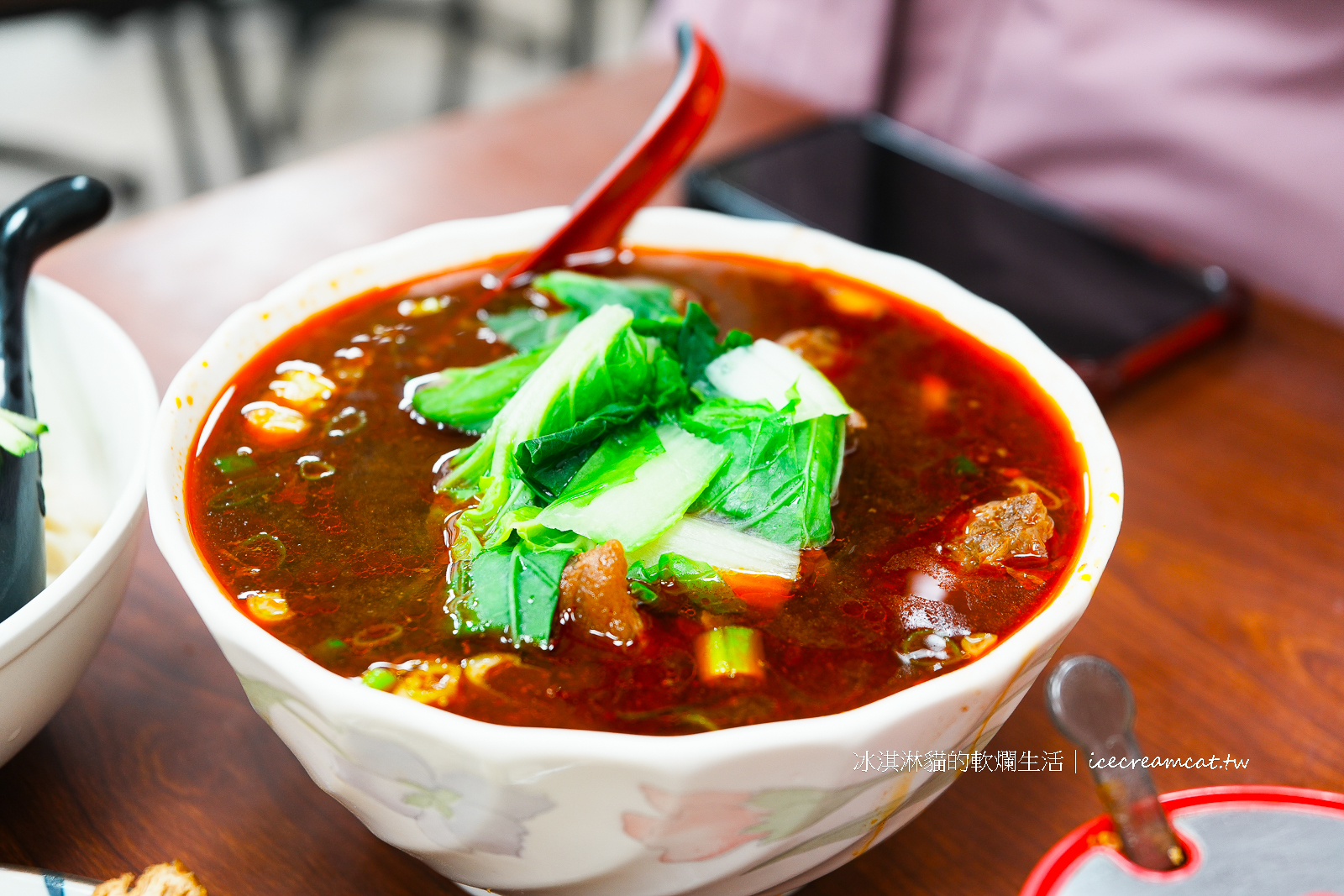 天母美食｜忠誠牛肉麵菜單必點牛肉麵和滷味，台北牛肉麵推薦 @冰淇淋貓的軟爛生活