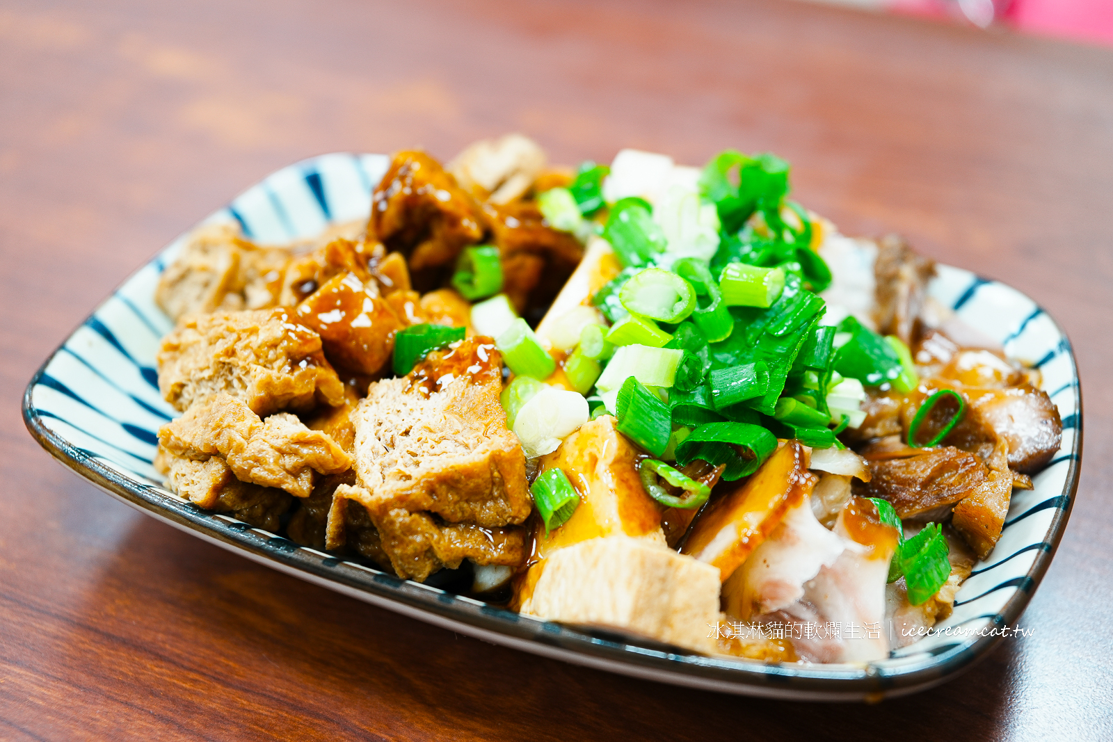 天母美食｜忠誠牛肉麵菜單必點牛肉麵和滷味，台北牛肉麵推薦 @冰淇淋貓的軟爛生活